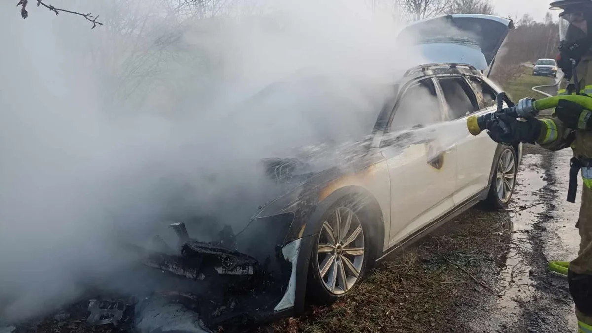 Pożar samochodu osobowego pod Maszewem