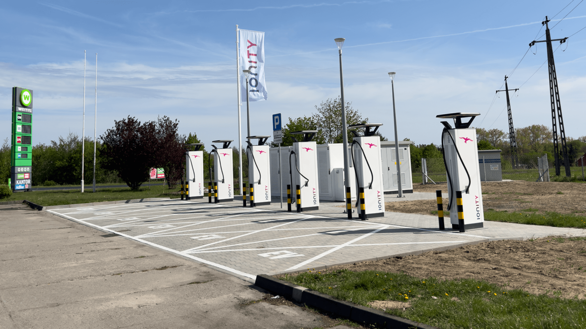 Nowogard z nowoczesną stacją ładowania pojazdów elektrycznych