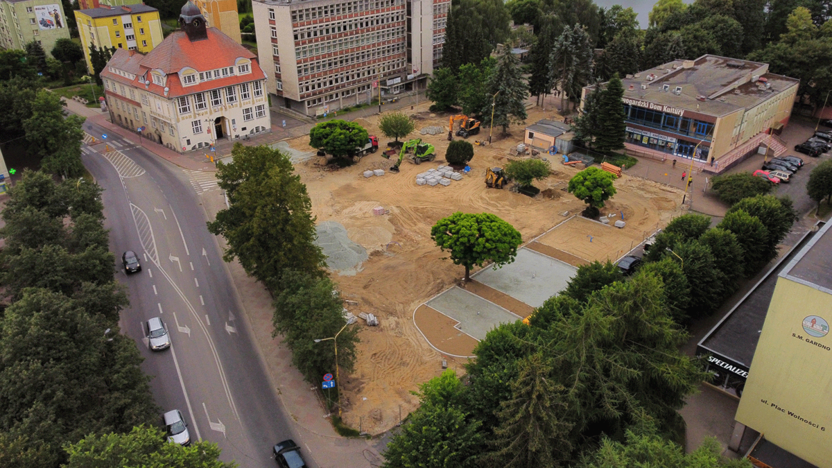 Archeologiczne śledztwo w Nowogardzie: Odkrywanie przeszłości Placu Wolności