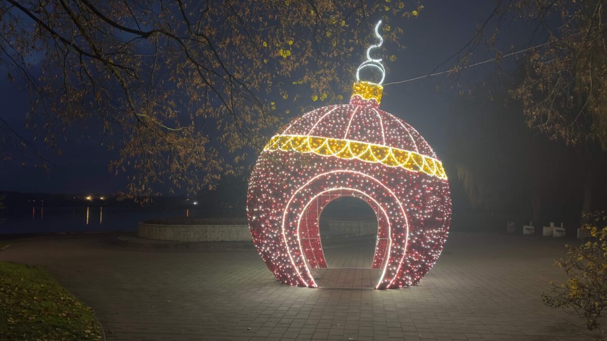 Rozświetlenie choinki i Świąteczny Market w Nowogardzie!